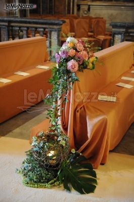 Fiori per la cerimonia di nozze in chiesa