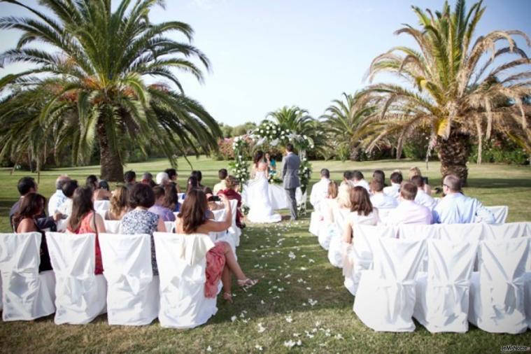 Claudia Murroni - Cerimonia simbolica in giardino in Sardegna