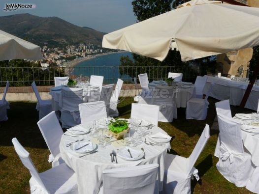 Tavoli con vista sul Golfo Ligure