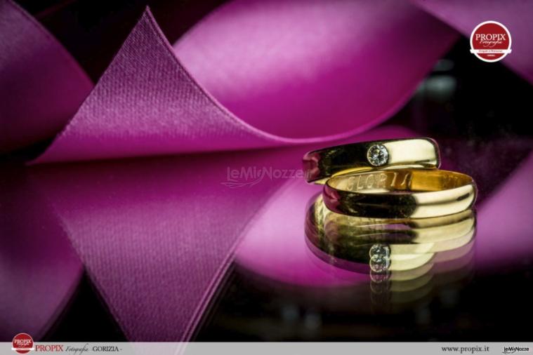 Propix Fotografia - Un partiolare  delle fedi matrimoniali