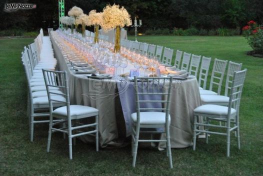Tavolo di matrimonio in giardino
