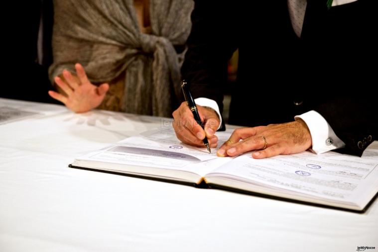Stefano Di Marco Fotografo - Le firme dopo la cerimonia