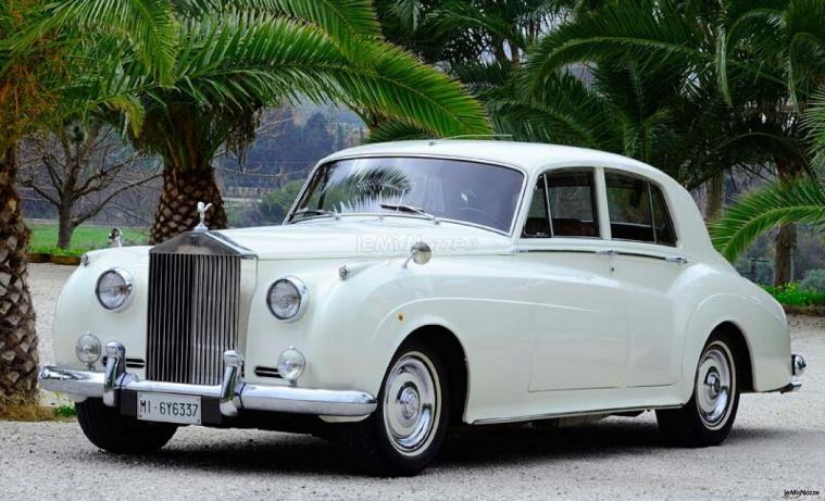 Autonoleggio Campo - La Rolls Royce silver cloud  '52 per la sposa
