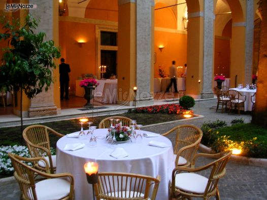 Ricevimento di matrimonio nel giardino di Palazzo Cardinal Cesi
