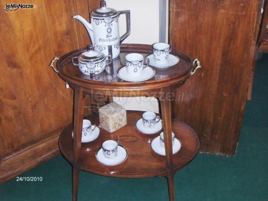Tavolino vassoio inglese in mogano periodo vittoriano