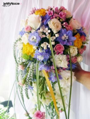 Bouquet colorato per la sposa