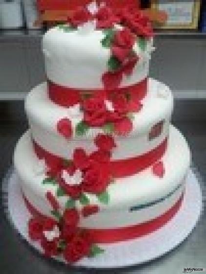 Pasticceria Mario Barone - Preparazione torte per matrimonio