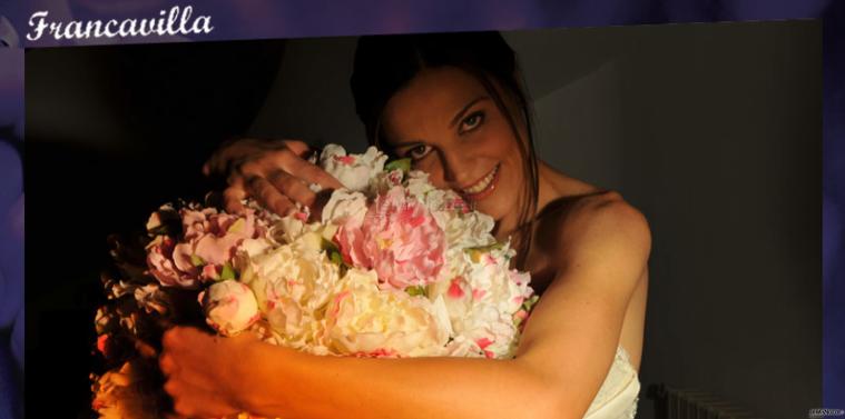 La sposa col bouquet by Studio Fotografico Francavilla