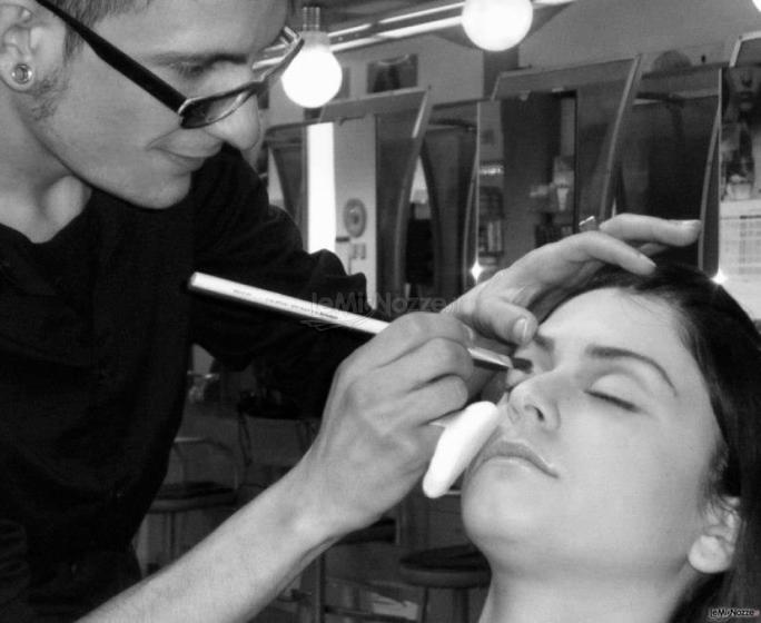 Il make up artist al lavoro - Tommaso Paolicchi Make-up Artist