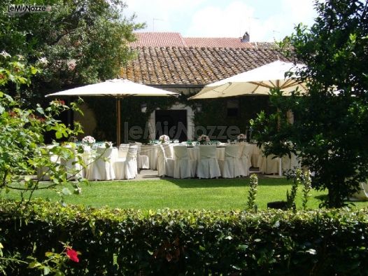 Ricevimento di matrimonio in giardino