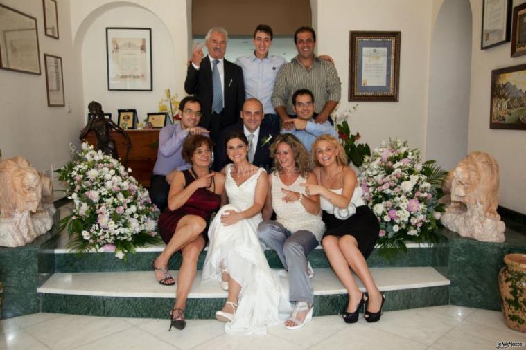 Foto di gruppo sposi e wedding planners - Sposa Mediterranea by A&C