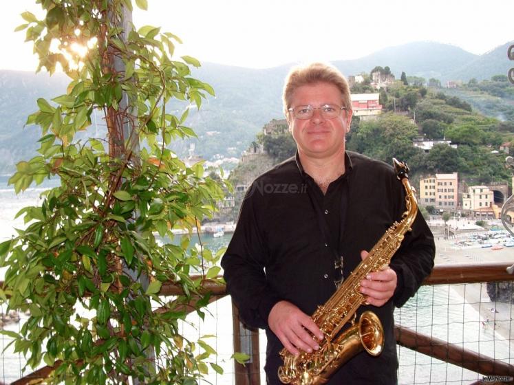 Duo Giancarlo Music - Giancarlo con il sax per l'intrattenimento musicale