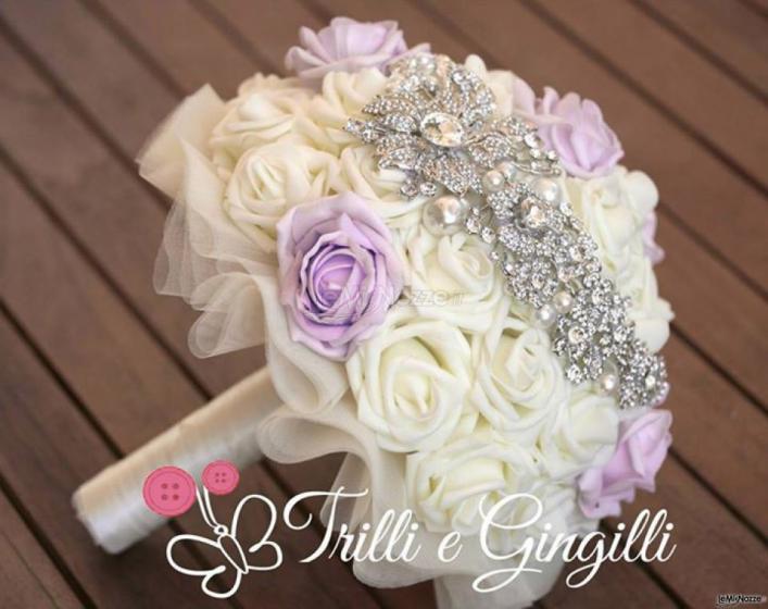 Bouquet gioiello con rose avorio e lilla