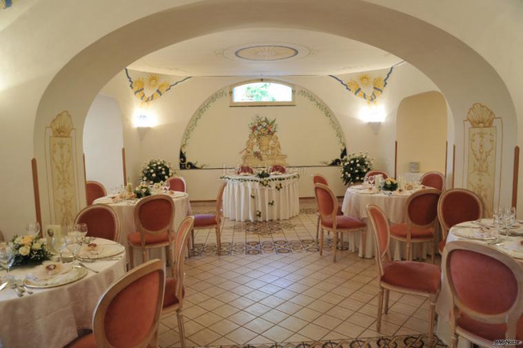 Francesca e Nevia wedding planner - Allestimento sala interna ricevimento