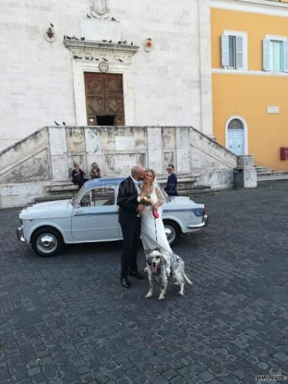 Due sposi con il loro amato cane by Le Cat & Dog Sitter Roma
