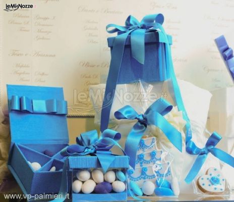 Confetti, mini cake e biscotti per il matrimonio