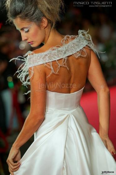 Jamal Taslaq couture - Piume scollo V