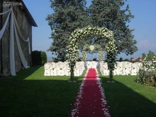 Allestimento del matrimonio all'aperto