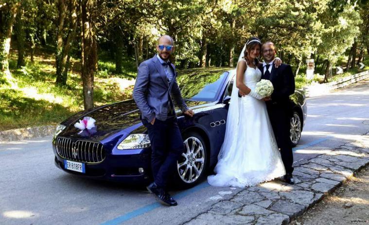 Autonoleggio Campo - Gli sposi in Maserati quattroporte s