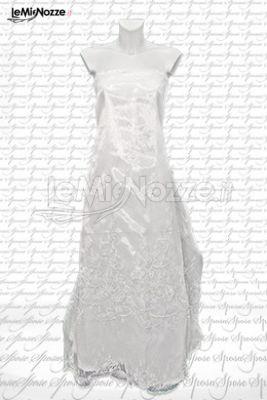 Modello di abito da sposa originale e pregiato