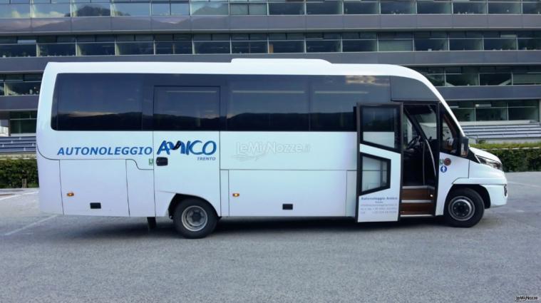 Autonoleggio Amico - Autobus Iveco 30 posti + autista