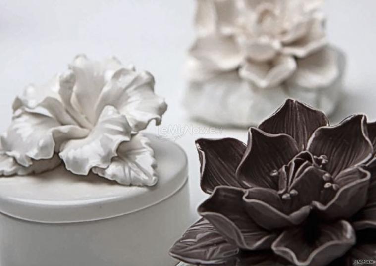 Scatoline porcellana con fiore Ibiscus o Magnolia - Alessandra Creazioni - Campi Bisenzio