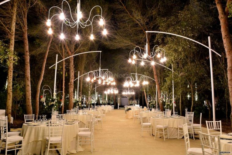 Villa Madama - I tavoli all'aperto per il matrimonio serale