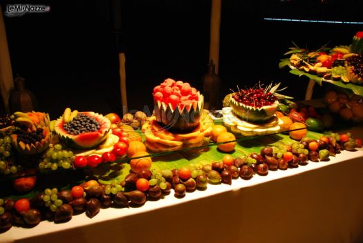 Buffet di frutta fresca per le nozze