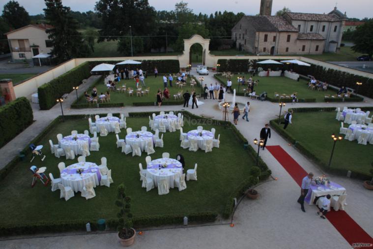 Il ricevimento di matrimonio nel giardino della villa