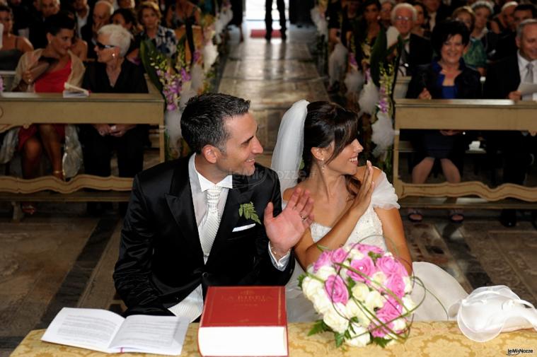 Foto molto spontanea durante la cerimonia del matrimonio