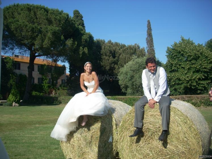 Gli sposi felici nella Tenuta Pantano Borghese