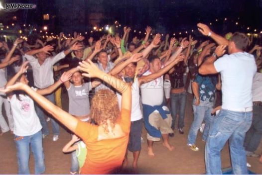 Balli di gruppo durante un evento