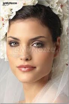 Trucco da sposa sui toni del marrone