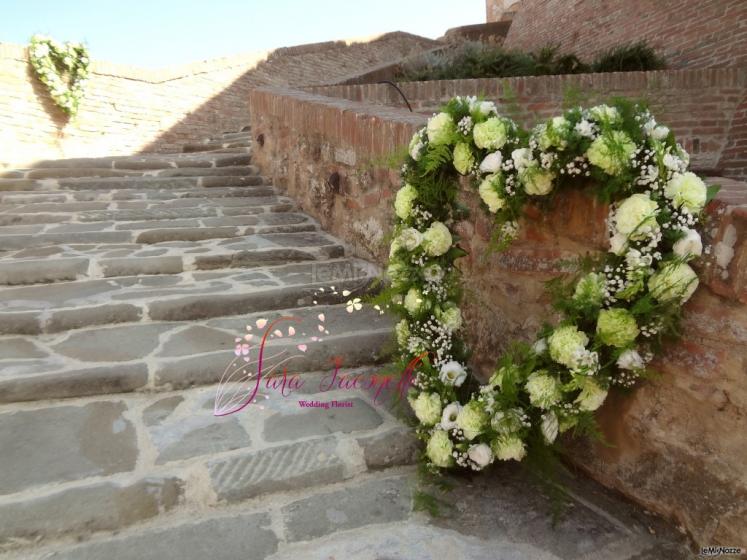 Cuori di fiori bianchi -- Sara Iaconelli Wedding Florist