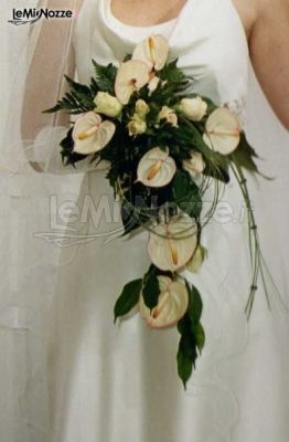Bouquet a cascata per la sposa