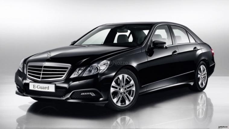 Mercedes Classe E avantgarde interno pelle ghiaccio - Executive Limo and Services