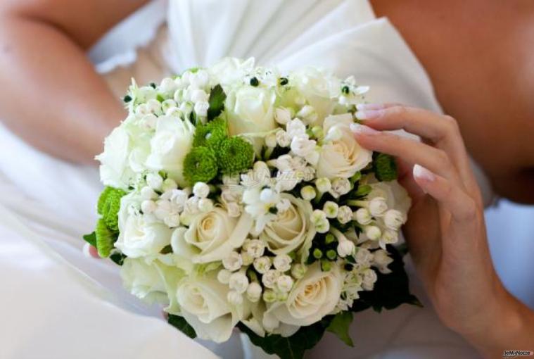 Bouquet di fiori bianchi per la sposa - Bottega del Fiore a Pescara