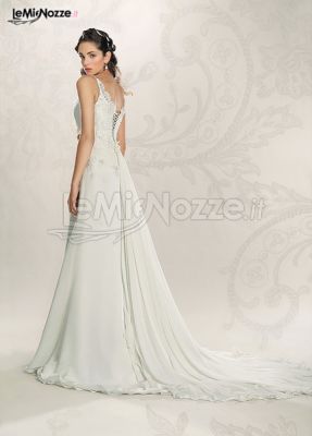 Vestito da sposa che si chiude a bustino dietro la schiena - Collezione Zaffiro Z6