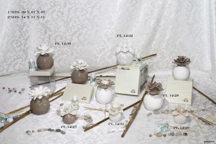 Oro Bianco Bomboniere - Porta essenze  decoro rose, petunie, anemoni, margherite, gigli e fiori di prato