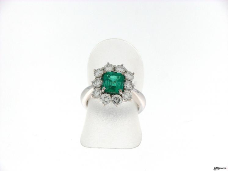 Anello smeraldo naturale e diamanti - Gioielleria Dal Maso