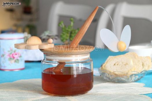 Bomboniera barattolo per il miele realizzato da Legnomagia